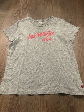 Levi Strauss & Co. Gray Tee with Pink Script Logo